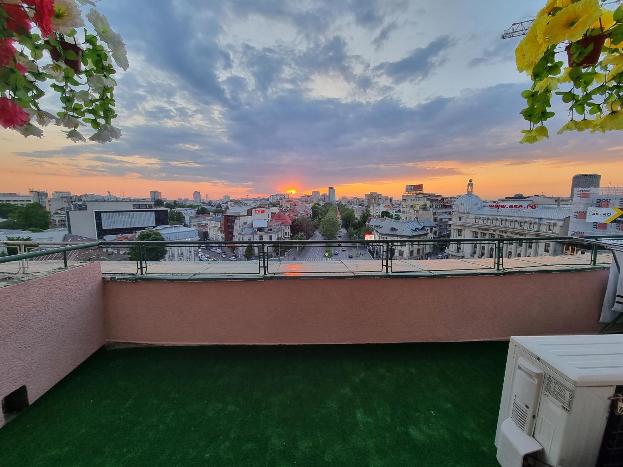 Golden Studio- Panoramic View With Terrace 布加勒斯特 外观 照片